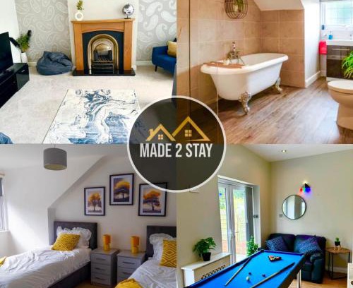 Barnt Green House | Spacious 15 Guest Home With 9 Beds in Shirley