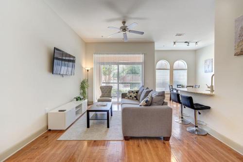 Astrodome Apartment | Spacious 1BR near NRG Pool, Free Wi-Fi & Parking