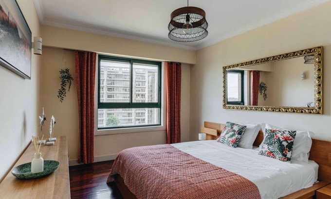 Sao Pedro da Afurada Apartment | Spacious 1BR with Parking in Quiet Area