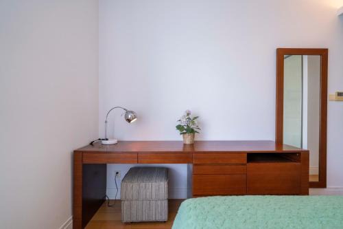 Xujiahui Apartment | Spacious 2BR Apartment Xujiahui Center Close to Metro