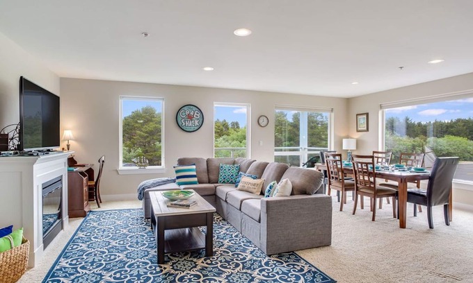 Westport Condo | Spacious 2BR End Unit ~ Saltwater Heated Pool ~ Hot Tub ~ Beach Access!