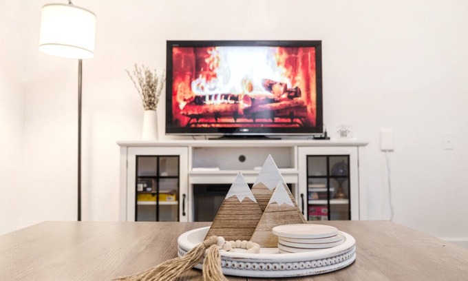 South End House | Spacious 2BR with Massive Yard