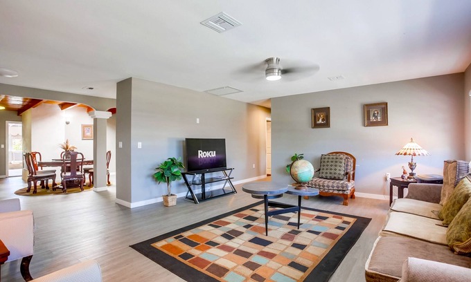 Bay Ho House | Spacious 3-Bedroom Home w Garage, Back Yard & Baby Crib. Available Now!