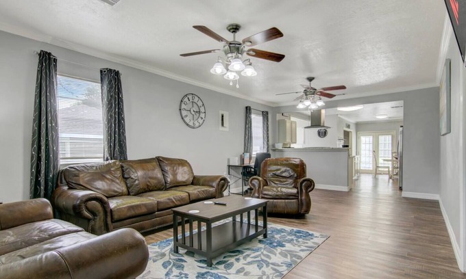 Groves House | Spacious 3 bedroom home with fenced yard