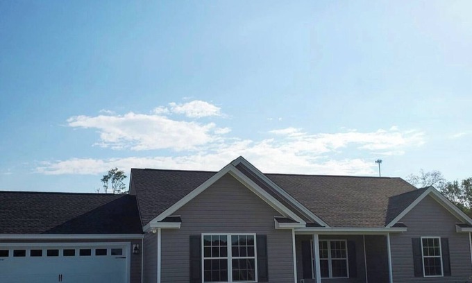 Conway House | Spacious 3 BR home w/screened in porch - Close to North Mrytle!