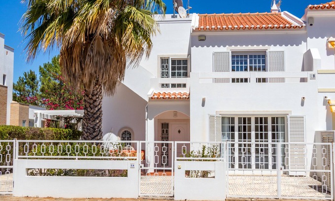 Retur House | Spacious 4 bed villa, swimming pool, games room, 150m from the beach - 109964/AL