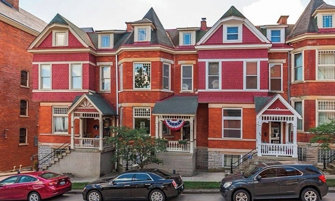 Maysville House | Spacious 4-bedroom 19th Century home in historic downtown Maysville!