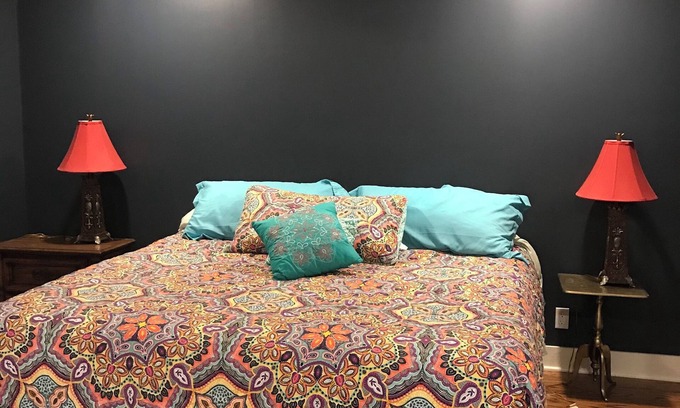 Shawnee House | Spacious 4 BR home with seasonal pool, Wi-Fi, CHA in Shawnee. Pets welcome!