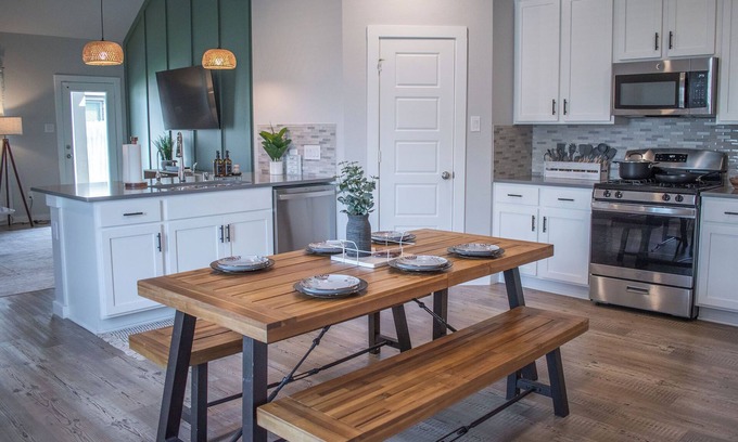 Conroe House | Spacious 4BR Family Retreat- Comfort & Fun for All Ages