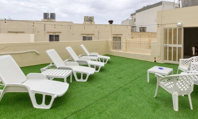 San Tumas House | Spacious 4BR Terraced House with Rooftop Access