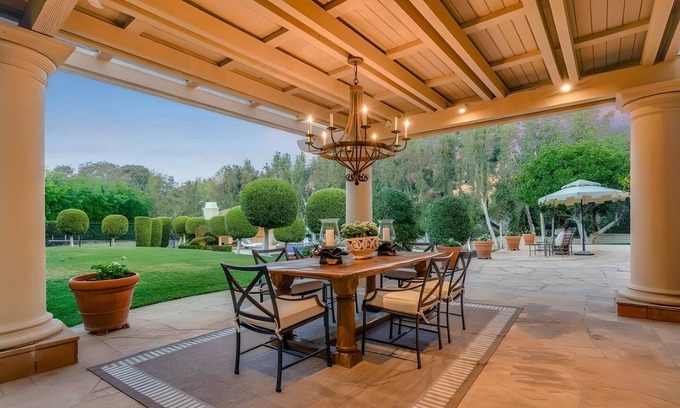 Fairbanks Ranch House | Spacious 5-bedroom estate with Views, Pool & Spa in wonderful Rancho Santa Fe.