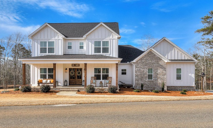 North Augusta House | Spacious 5-bedroom house on a private pond just 10 miles from Augusta National