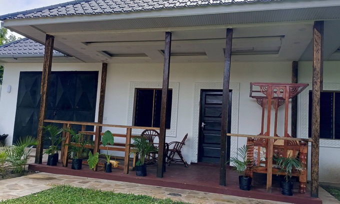 Malindi Villa | Spacious 5-Bedroom Homestay Villa in Charming Malindi WiFi Included