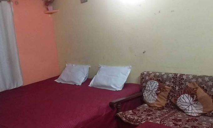 Faizabad House | Spacious 5-bedroom house in enchanting Faizabad with WiFi, AC