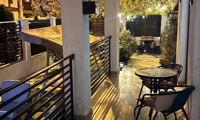 Mamaia-Sat Villa | Spacious 5-bedroom villa with WiFi and AC in beautiful Mamaia-Sat