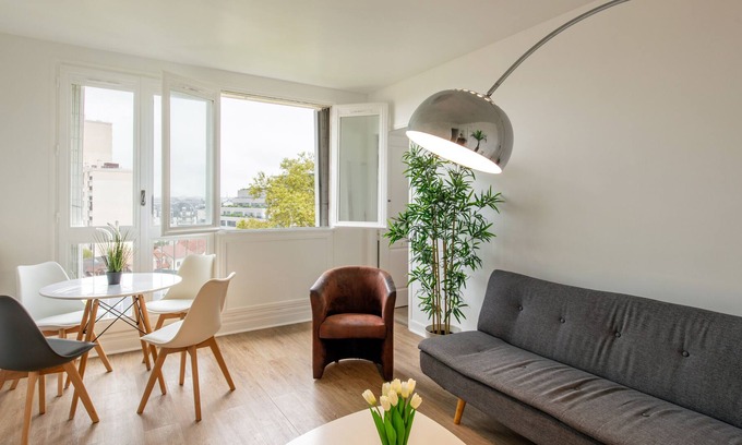 Chatillon Apartment | Spacious and bright apartment near Paris