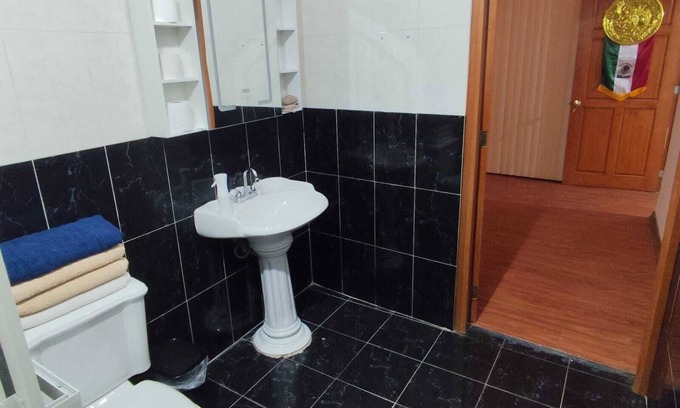 Venustiano Carranza Apartment | Spacious Apartment in CDMX 2nd floor, 5 minutes from GNP Stadium and Gate 6!