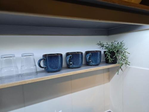 Crawley Apartment | Spacious Apartment - 12 Minutes from Gatwick