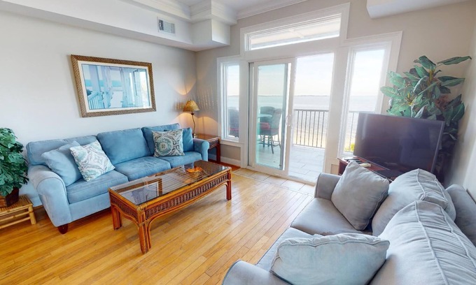 Tybee Island Condo | Spacious, bayfront villa w. community pool + fantastic views!