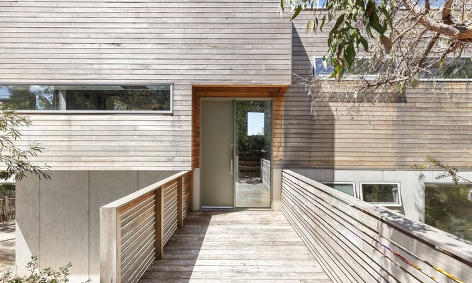 Anglesea House | Spacious Designer Home