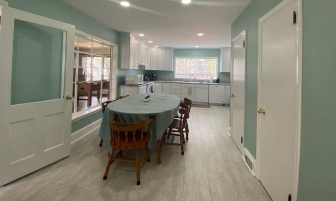 Apex House | Spacious Downtown Apex House