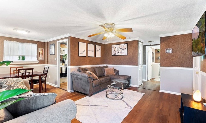 Morton Apartment | Spacious Family-Styled 2B/1B in the Philly Burbs w/Driveway!