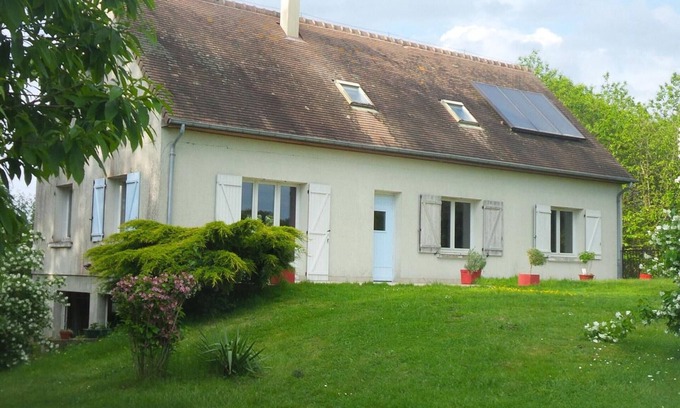 Saint-Jean-de-la-Motte Cottage | Spacious Retreat with Tennis Court, Games Room, and Modern Amenities in a 20,000 m² Enclosed Woods