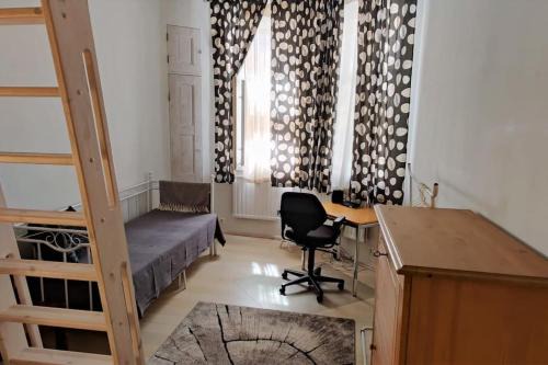 Etu-Toolo Apartment | Spacious ground-floor apartment in Etu-Töölö