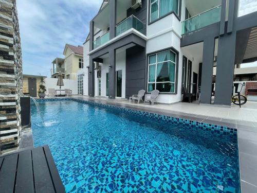 Kampung Bakau House | Spacious Home with Private Swimming Pool in Langkawi by Zervin