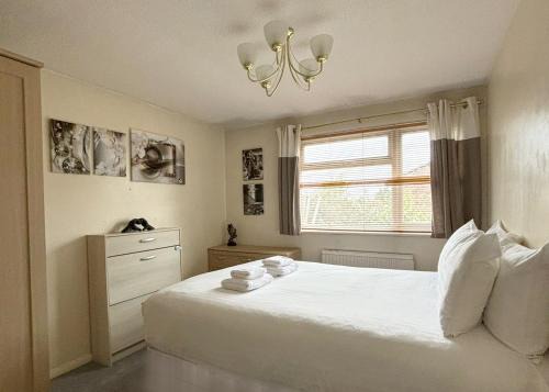 Cambridge House | Spacious House Near Cambridge - Free Parking & Garden - Cambridge Homehost