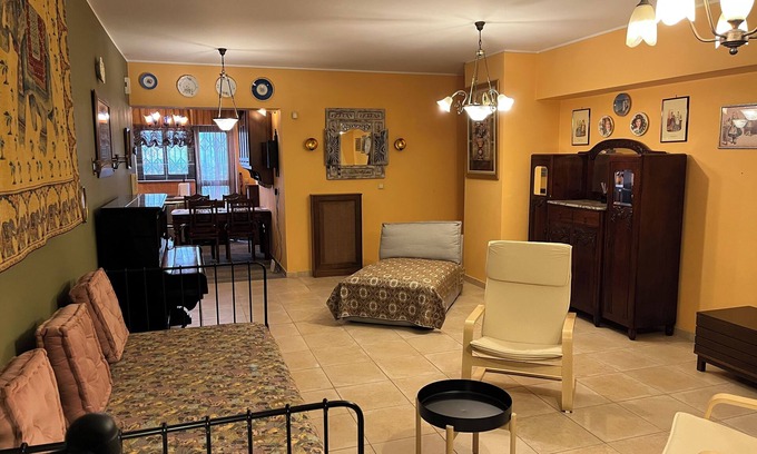 Anafiotika Apartment | Spacious Koukaki Haven-Steps to Akropolis