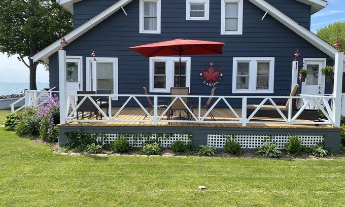 Amherstburg Cottage | Spacious Lakefront 4 Bedroom