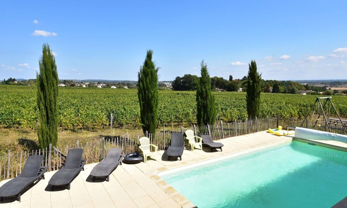 Chaintre Villa | Spacious Mansion in Vinzelles with Swimming Pool