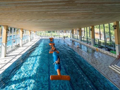 Maubray House | Spacious Mansion with Pools