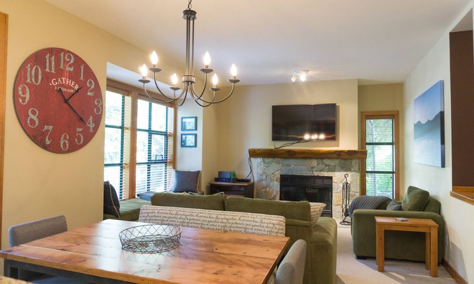 Blackcomb House | Spacious & Quiet Townhome Ideal Year-Round Location, Private Entrance