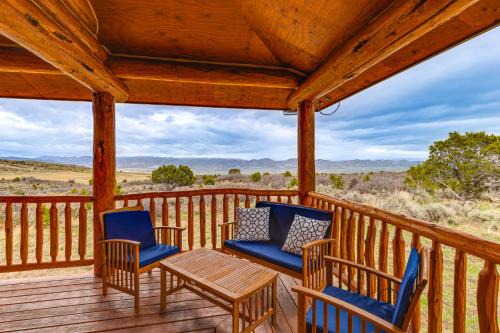 Glenwood Springs House | Spacious Rifle Cabin with Deck and Mountain Views!