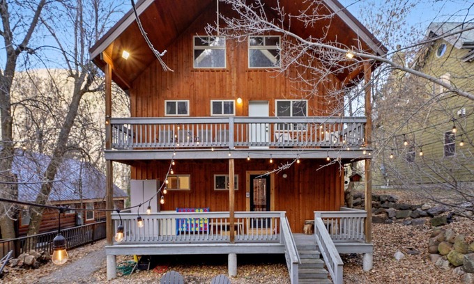 Snowbird Cabin | Spacious Scandinavian Cabin in the Mountains - Perfect for Reunions & Retreats