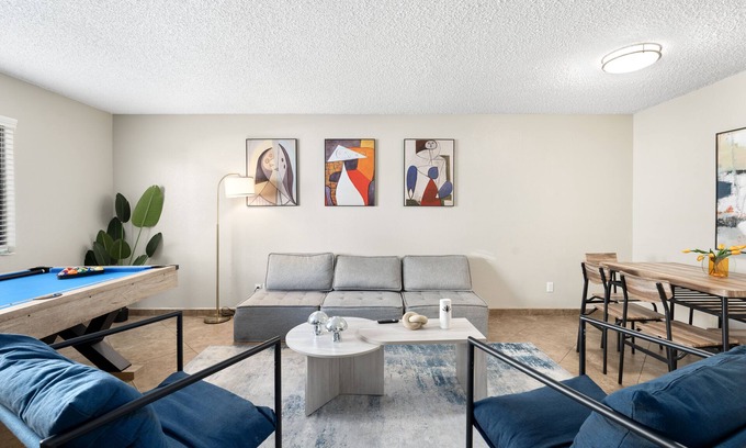 Cox Heights Apartment | Spacious Scottsdale Condo- 10 minutes away from PHO airport