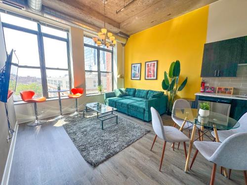 Near South Side Apartment | Spacious South Loop 2BR Apartment Near McCormick Place, Soldier Field & Downtown Chicago