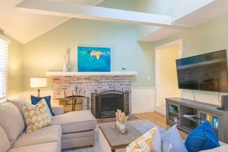 Marstons Mills House | Spacious Stone Fire Pit Game Room A C