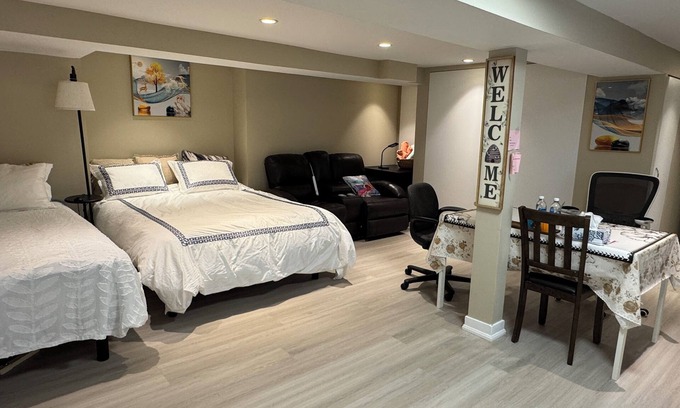 Yonge-Eglinton Apartment | Spacious tidy walkout basement in Midtown Toronto