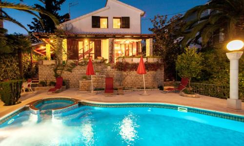 Seget Vranjica Villa | Spacious Villa in Seget Vranjica with Private Pool