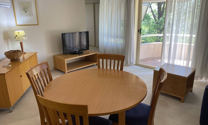 Wahroonga Apartment | Spacious Wahroonga 2 Bedroom Apartment
