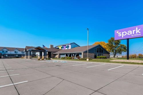 Cedar Falls Hotel | Spark by Hilton Cedar Falls