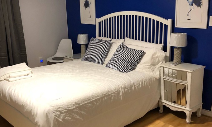 Ludlam Apartment | Sparkling Clean ✨Beautiful Brand New Designer Studio with Pool Access