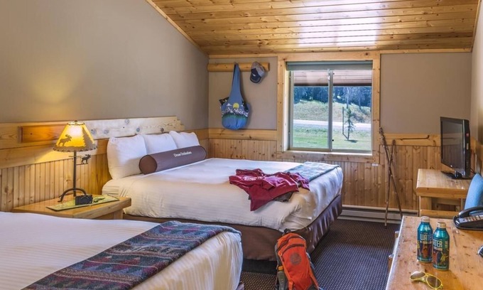 Moran Cabin | Sparkling Clean! The Phenomenal Untouched Retreat! Parking, Pet-Friendly!