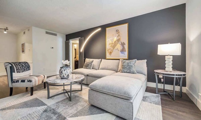 The Galleria Apartment | Special 2BR Galleria Condo Pool View Private Entrance