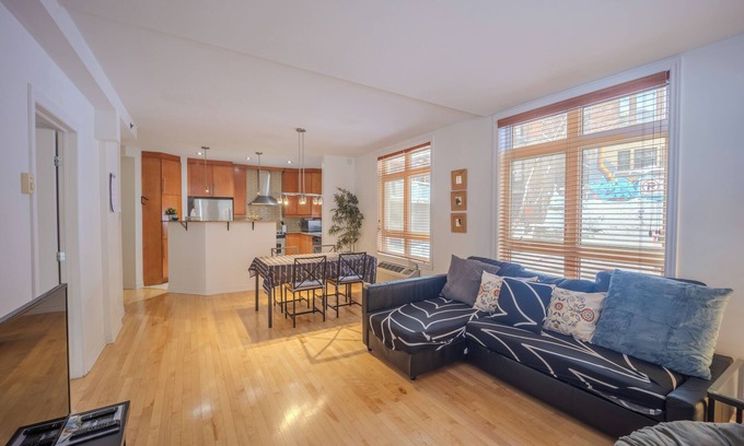 Quartier des Spectacles Condo | *SPECIAL RATES * 2 bedrooms condo with garage and terrasse - * GREAT LOCATION*