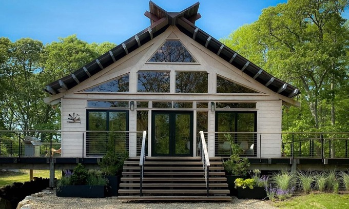 Chilmark House | Spectacular Newly Renovated Home in Menemsha