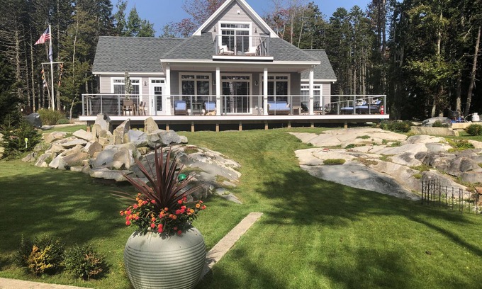 Spruce Head House | Spectacular ocean front House w/private beach